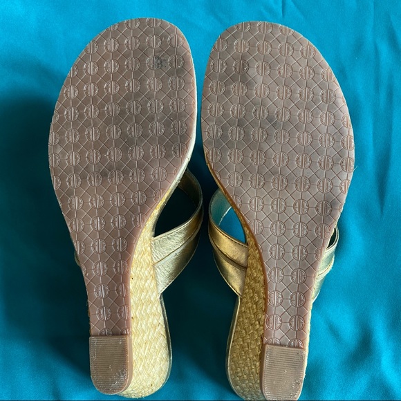 Lilly Pulitzer Small Sandal Wedge Heels - Picture 3 of 4